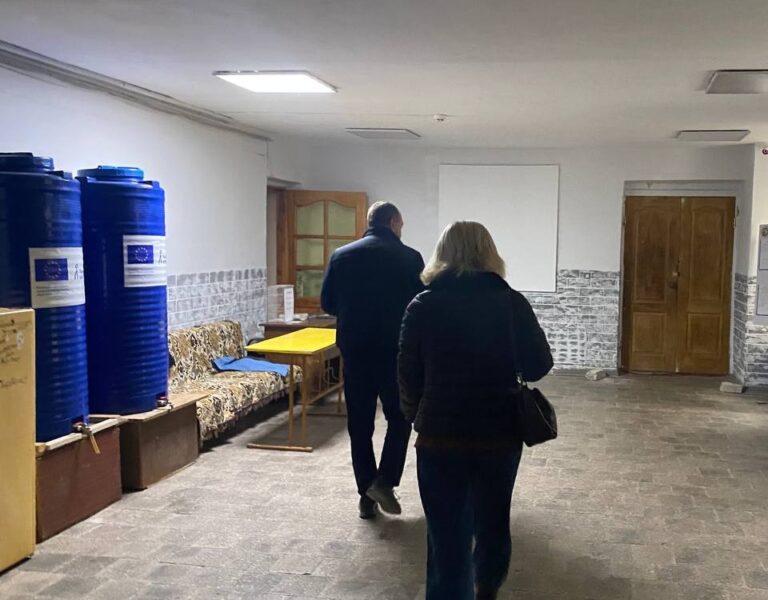 Оцінка умов проживання ВПО у Харкові: моніторинг та глибинні інтерв’ю в прифронтових умовах